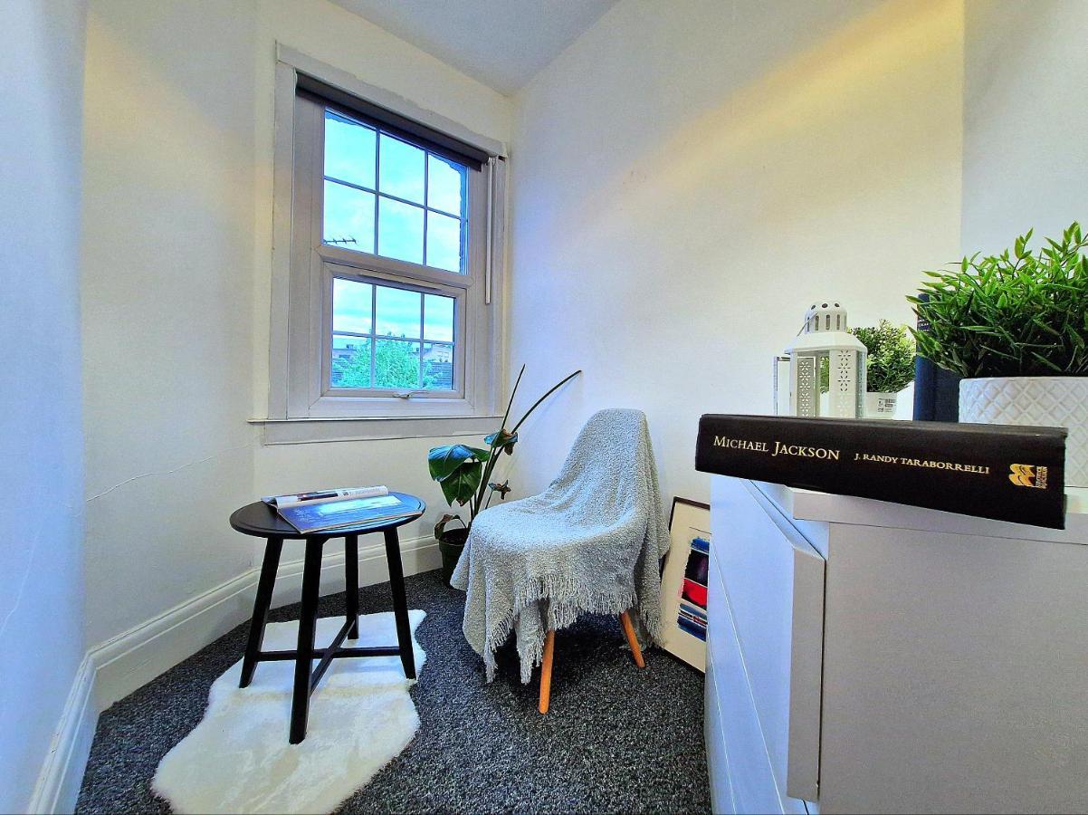 Charming Room In Central 런던 외부 사진
